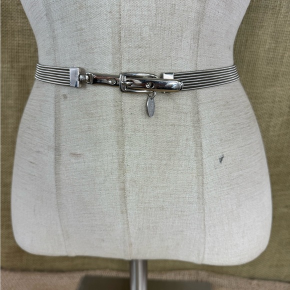 Vintage 1980’s women’s designer Motion East metal stretch belt . S-M 30-34 inch - Picture 10 of 10